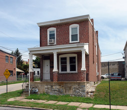 635 - 637 E Oak St in Norristown, PA - Building Photo - Building Photo