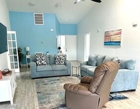 360 Fox Den Cir in Naples, FL - Building Photo - Building Photo