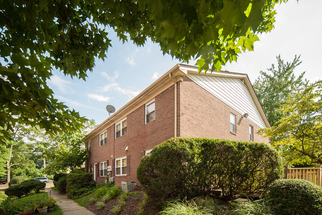 Terrace Townhomes at Gunston in Lorton, VA - Foto de edificio - Building Photo