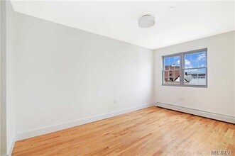 95-04 Allendale St-Unit -2nd Fl in Queens, NY - Building Photo - Building Photo