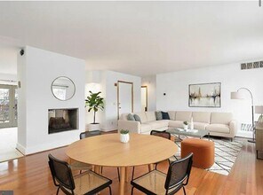 1717 Green St in Philadelphia, PA - Building Photo - Building Photo