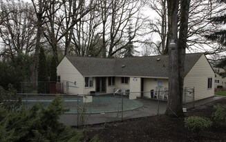 The Patrician in Aloha, OR - Building Photo