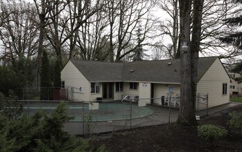 The Patrician Apartments in Aloha, OR - Building Photo - Building Photo