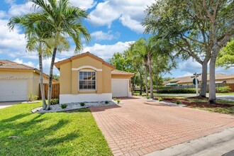 3025 NW 99th Pl in Doral, FL - Building Photo - Building Photo