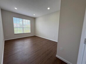 3245 NW 31st Terrace in Oakland Park, FL - Building Photo - Building Photo