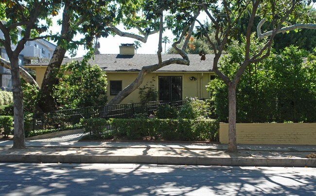 378 Madison Ave in Pasadena, CA - Building Photo - Building Photo