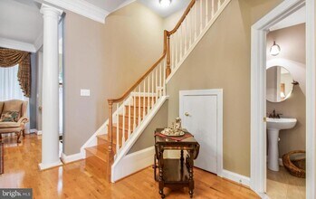 913 Pleasant Dr in Rockville, MD - Building Photo - Building Photo