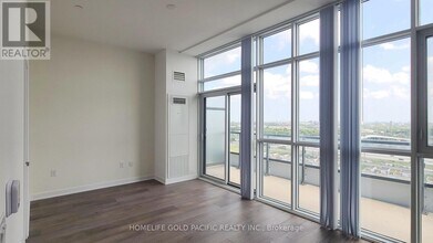 10-1810 Honeycrisp Cres in Vaughan, ON - Building Photo - Building Photo