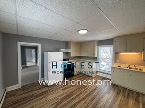 47 James St in Auburn, ME - Building Photo - Building Photo