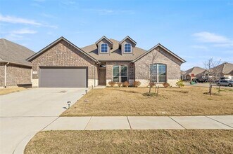 104 Colonial Dr in Joshua, TX - Building Photo - Building Photo