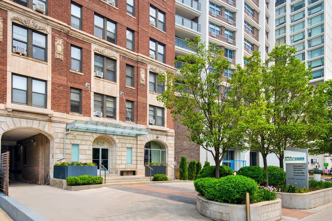 Reside at Belmont Harbor in Chicago, IL - Foto de edificio