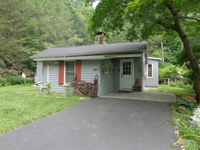 65 Mexico Ln in Mahopac, NY - Building Photo - Building Photo