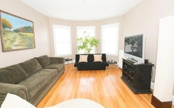 54 County Rd in Chelsea, MA - Building Photo - Building Photo