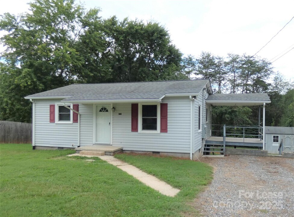 2333 Cline St in Statesville, NC - Building Photo