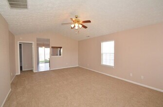 4036 Magnolia Dr in Franklin, IN - Building Photo - Building Photo