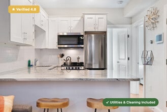 Furnished Private Bedroom in East Boston in Boston, MA - Foto de edificio - Building Photo