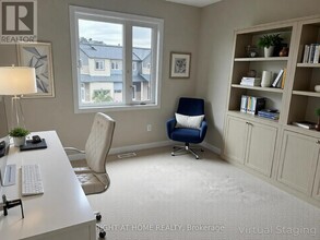 595 Lilith St in Ottawa, ON - Building Photo - Building Photo