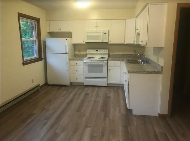 property at 916 Kings Rd