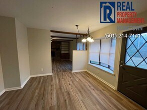 13601 Eagle Hawk Dr in Little Rock, AR - Building Photo - Building Photo