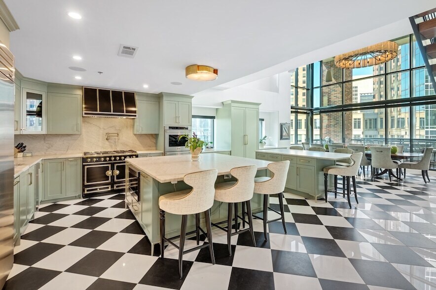 1999 McKinney Ave, Unit 608 in Dallas, TX - Building Photo