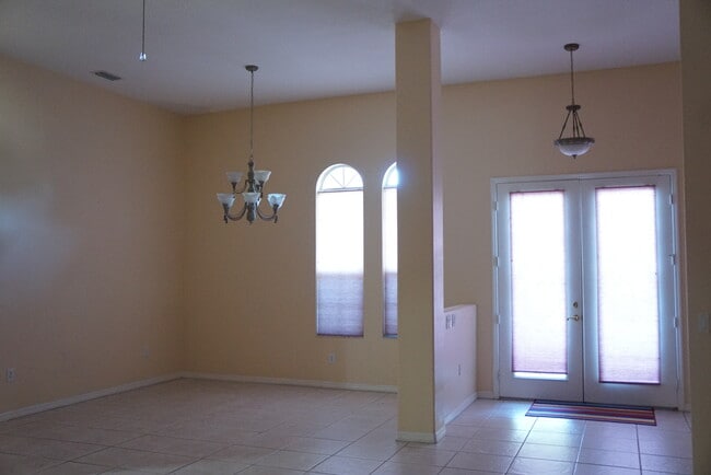 2295 Weathered Wood Dr in Leesburg, FL - Foto de edificio - Building Photo