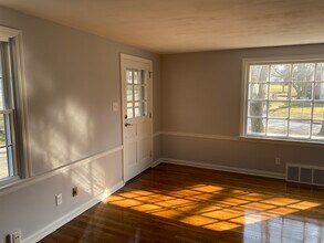 2529 Broad Blvd, Unit 2529 Broad Blvd. in Cuyahoga Falls, OH - Foto de edificio - Building Photo