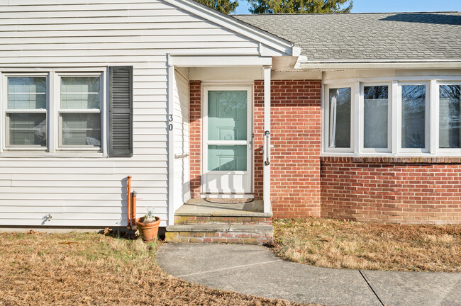 30 Fenwood Rd in Old Saybrook, CT - Building Photo - Building Photo