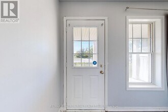8892 Sheppard Ave E in Toronto, ON - Building Photo - Building Photo