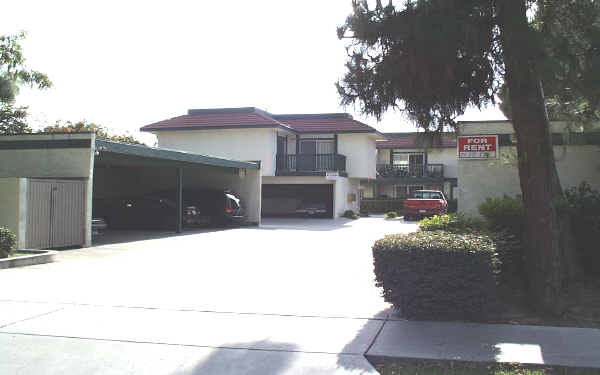 121 N Pritchard Ave in Fullerton, CA - Building Photo - Building Photo