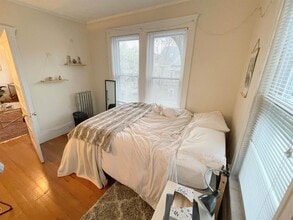 8 Sanborn Ave, Unit 3 in Somerville, MA - Building Photo - Building Photo