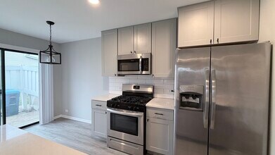 721 Sunfish Point in Schaumburg, IL - Building Photo - Building Photo