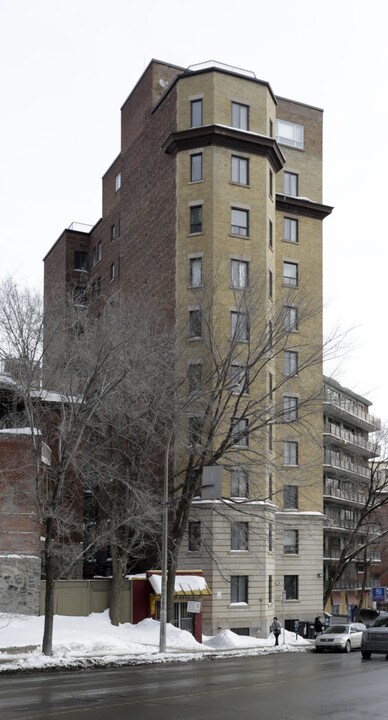 3465 de la Côte-des-Neiges in Montréal, QC - Building Photo