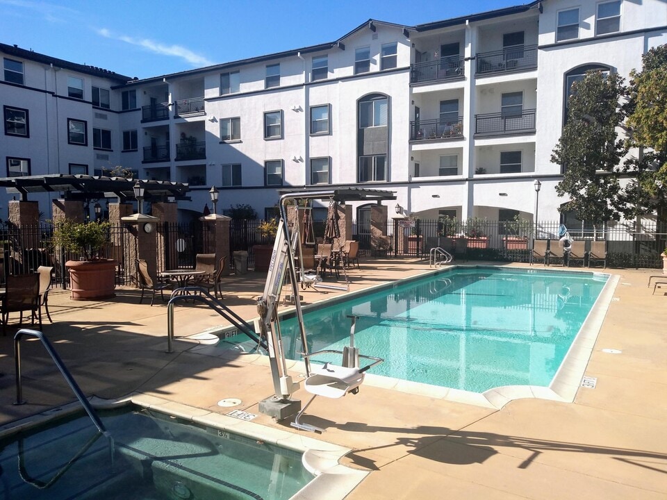 Heritage Estates Senior Apartments in Livermore, CA - Foto de edificio