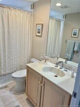 579 NE Plantation Rd in Stuart, FL - Foto de edificio - Building Photo