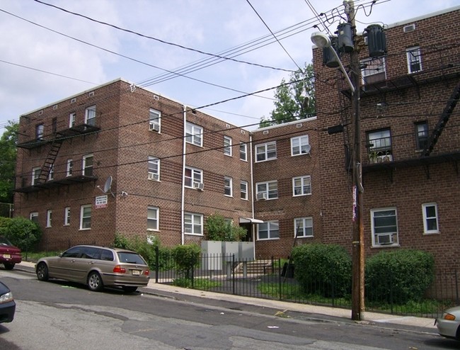 60-70 Crawford St in Newark, NJ - Building Photo - Building Photo