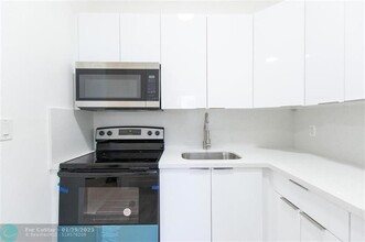 837 NW 57th St in Miami, FL - Building Photo - Building Photo