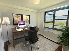 61-20 Grand Central Pkwy in Queens, NY - Building Photo - Building Photo