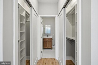 1000 W Girard Ave in Philadelphia, PA - Building Photo - Building Photo