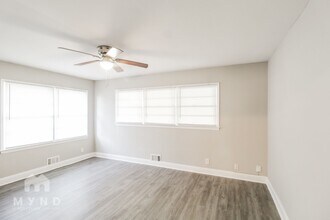 3385 M.L.K. Jr Dr SW in Atlanta, GA - Building Photo - Building Photo
