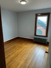 124 Pine St in Lewiston, ME - Building Photo - Building Photo