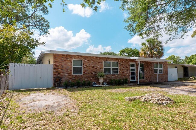 1337 NW 13th Ave in Fort Lauderdale, FL - Building Photo - Building Photo