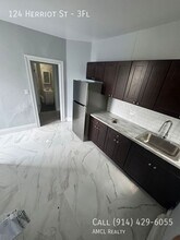 124 Herriot St in Yonkers, NY - Building Photo - Building Photo