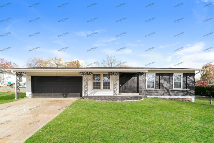 11812 La Padera Ln in Florissant, MO - Building Photo