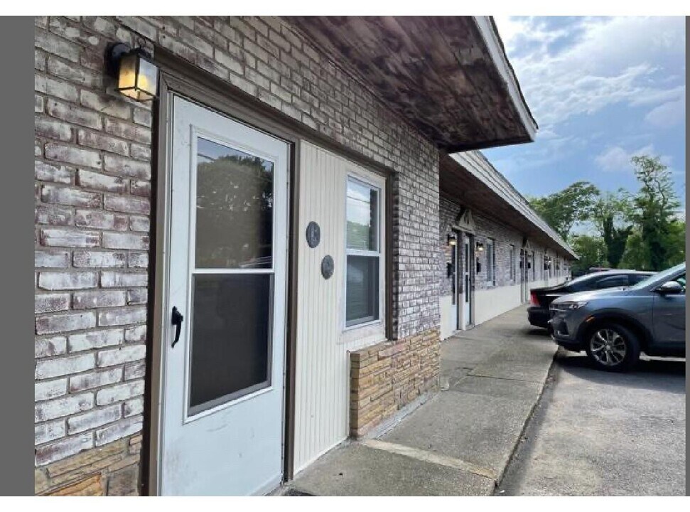 438 Smithtown Blvd-Unit -8 in Lake Ronkonkoma, NY - Building Photo