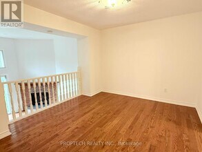 653-653 Village Pkwy in Markham, ON - Building Photo - Building Photo