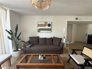 13571 Eagle Ridge Dr in Ft. Myers, FL - Building Photo - Building Photo