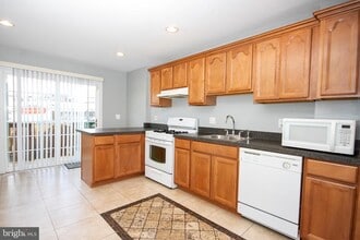6 E Barney St in Baltimore, MD - Building Photo - Building Photo