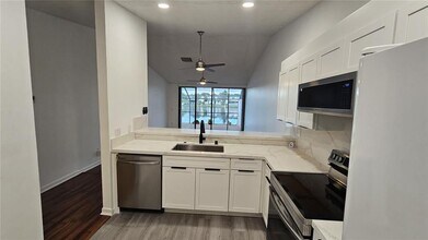 1189 NW 122nd Terrace in Pembroke Pines, FL - Building Photo - Building Photo
