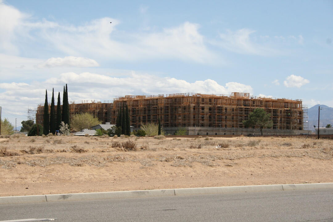 Wright Brothers Court Apartments in Palmdale, CA - Building Photo