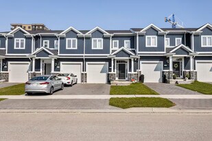 North West Hyde Park 3 Bdrm Townhome!   AVAIL March 1 * Garage in London, ON - Building Photo